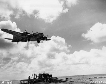 Toisen maailmansodan lennokkisotaa . B-17F "The Careful Virgin" muunnettiin 80 sotalennon jälkeen kauko-ohjattavaksi pommiksi. BQ-7-lentopommeista riisuttiin kaikki ylimääräiset varusteet ja ampumot. Lisäksi ohjaamosta poistettiin katto, eli koneessa oli sporttihenkinen avo-ohjaamo, jotta lentäjät pystyivät hyppäämään laskuvarjollaan sen jälkeen, kun pommit oli viritetty ja kone asetettu kauko-ohjaustilaan. Siivet 2/2016.